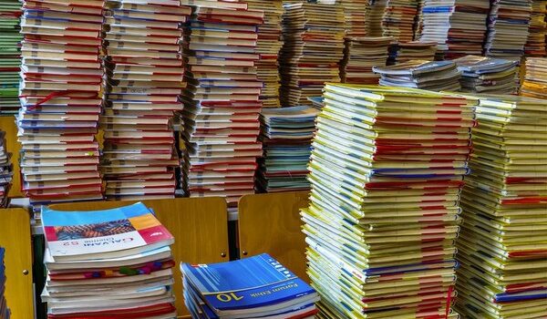 ОДЛУКА О ИЗБОРУ УЏБЕНИКА ЗА ЧЕТВРТИ И ОСМИ РАЗРЕД